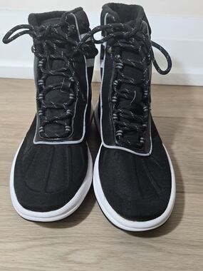 Lands' End Athletic Trail Sneakers / High-Top Walking Shoes - Black